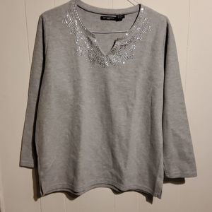 Is tunic sweatshirt XL